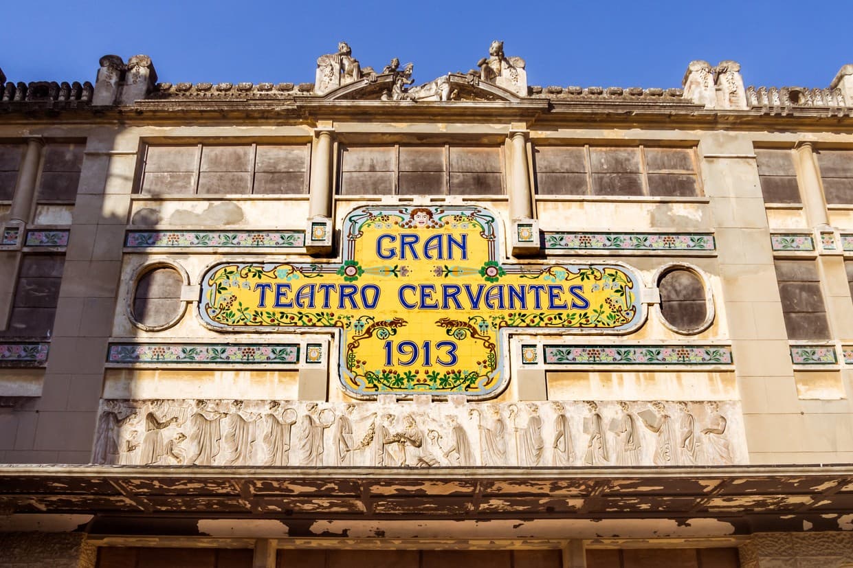Građevina u art deco stilu Gran Teatro Cervantes u marokanskom gradu Tangeru.